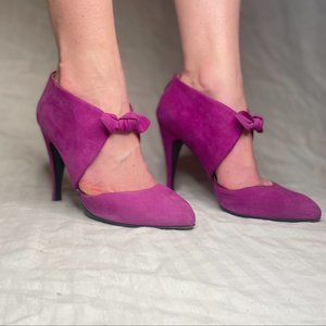 Claudia Ciuti purple suede close toe heels